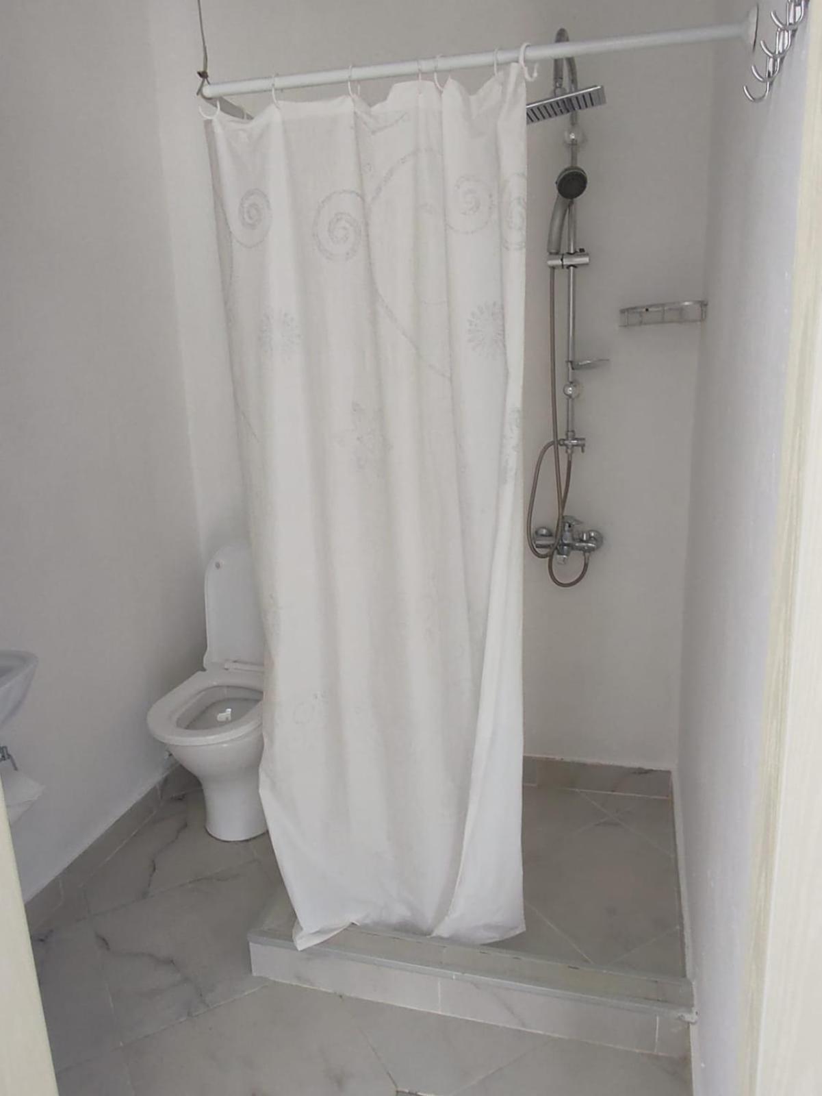 Geno Guest House كفارياتي الغرفة الصورة